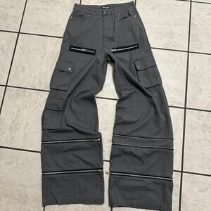 NWT HOT TOPIC grey high rise baggy cargo pants with multiple zipper pockets sz 1